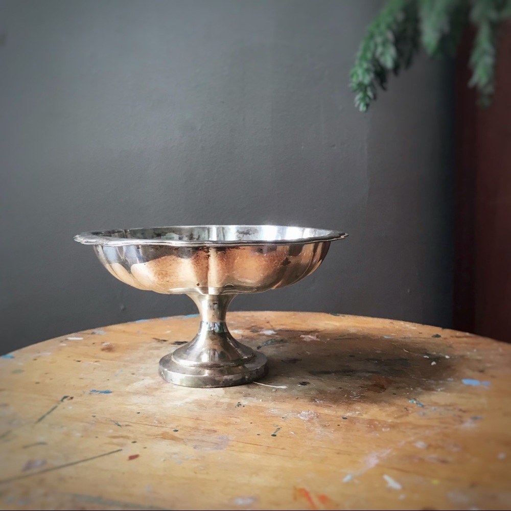 Vintage WM A Rogers Oneida Pedestal Bowl